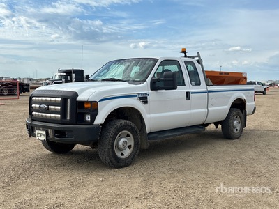 2009 Ford F-350 XL 4x4 Extended Cab Spreader Truck
