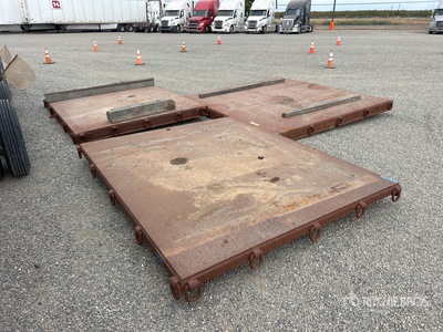 Quantity of (3) 11 ft x 10 ft /8 ft x 10 ft /8 ft 4 in x 10 ft Bolster Stalen platen - Fits 13 Axle Trailer