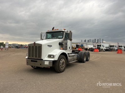 2013 Kenworth T800 T/A Day Cab Truck Tractor