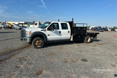 2015 Ford F-550 XL 4x4 Crew Cab Flatbed Truck