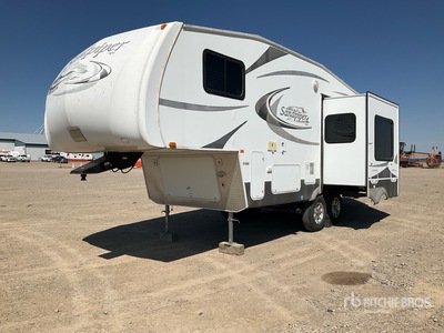 2008 Sandpiper 26 ft T/A Travel Trailer
