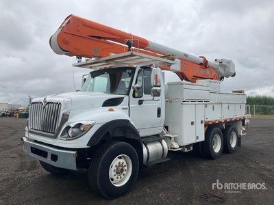 Altec AA55E 55 ft on 2013 International 7400 SBA 6x4 Bucket Truck