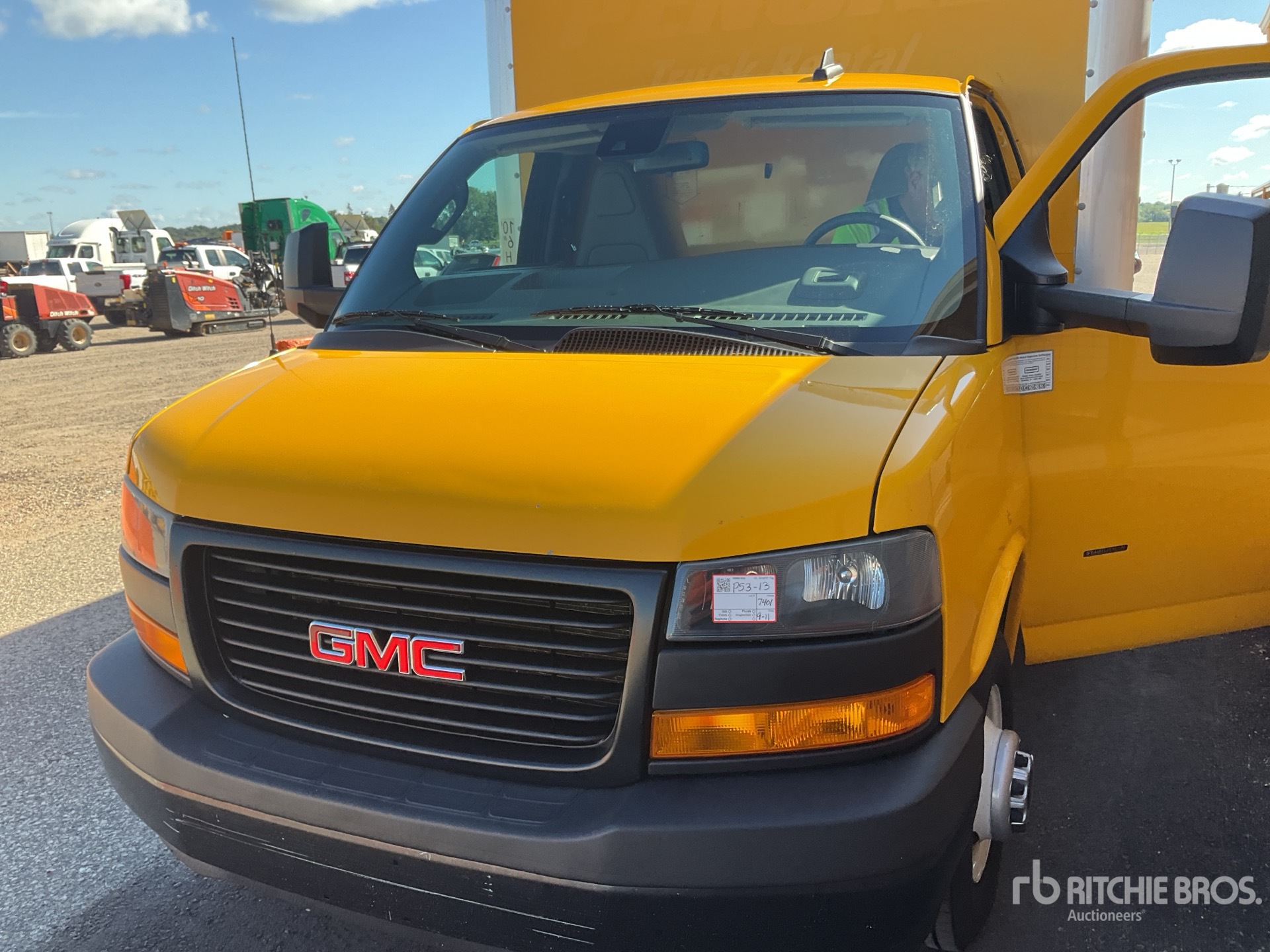 2021 GMC Savana 4x2 Van Truck