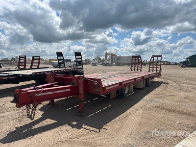 2005 29 ft Tri/A Equipment Trailer