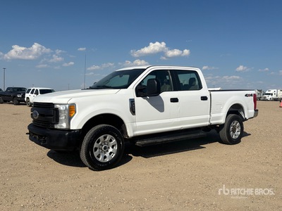 2017 Ford F-350 Platinum 4x4 Crew Cab Pickup