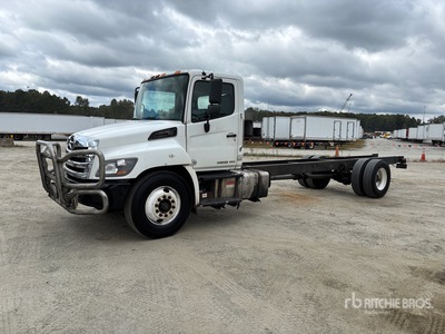 2020 Hino 268 4x2 الكابينة والهيكل