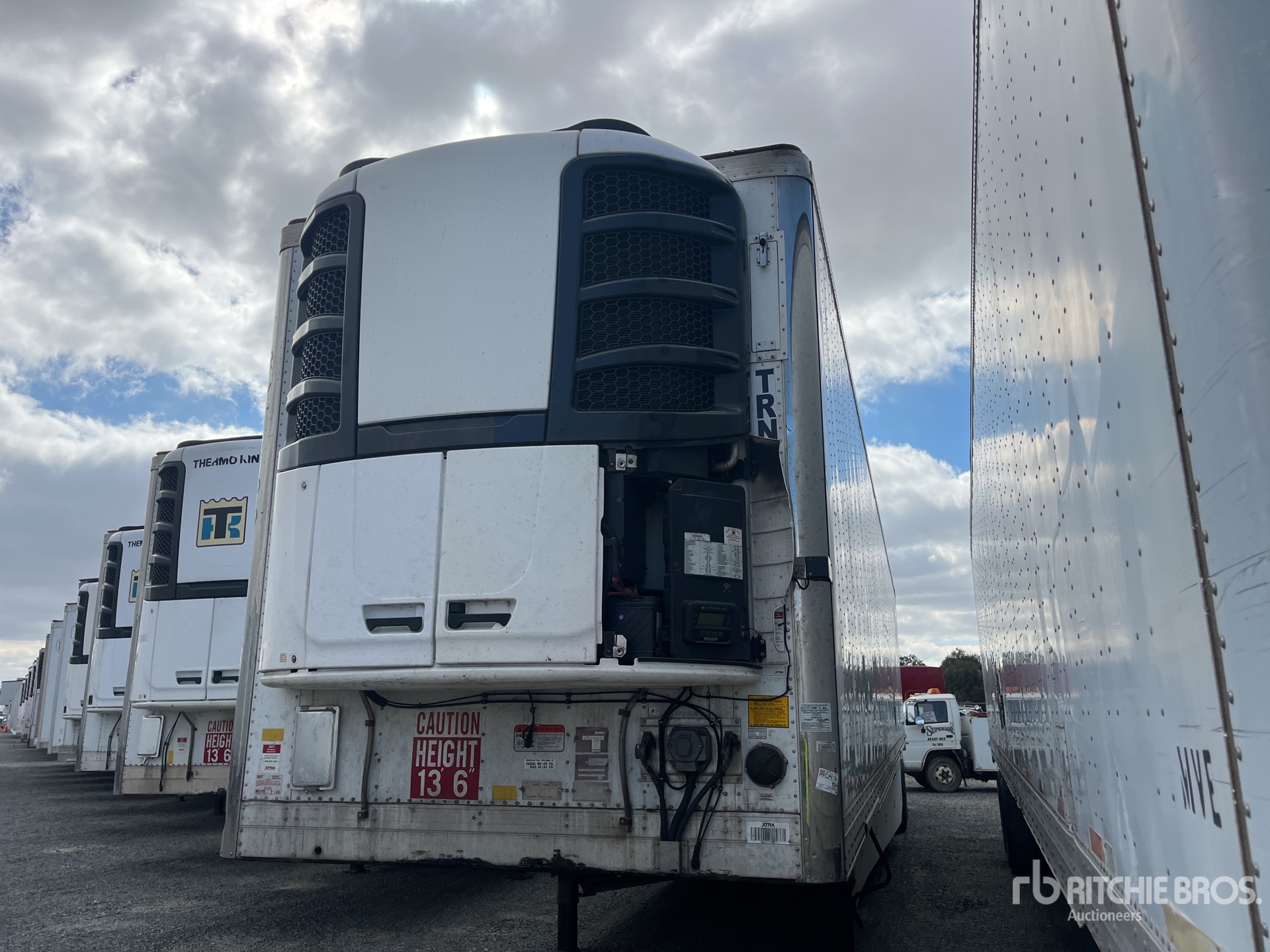 2015 Utility 53 ft x 102 in T/A Refrigerated Trailer