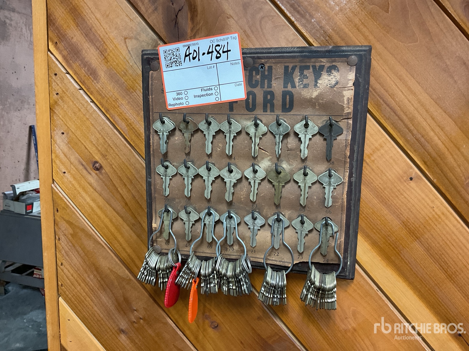 Quantity of Ford car keys Antiques