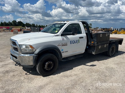 2017 Ram 5500 4x4 Camion à Plateau