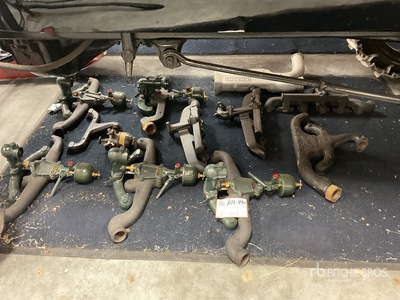 Quantity of Holly carburetor/manifolds