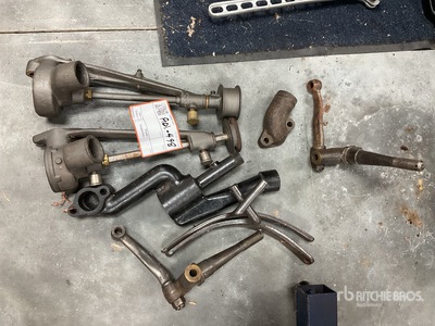Quantity of Antique Water Pumps and Parts Antiguedades