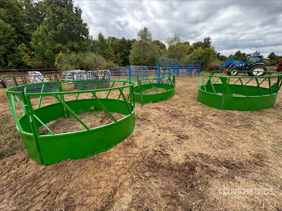 Quantity of (4) Round Mélangeur d'aliments pour animaux