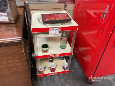 Coca Cola shelf stand with collectables Antichità