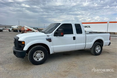 2009 Ford F-250 XL 4x2 Extended Cab بيك اب