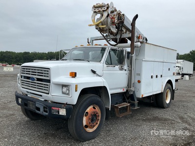 Altec D842 on 1994 Ford F-800 4x2 Digger Derrick Truck