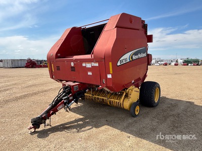 2006 New Holland BR780A 梱包機
