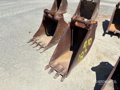 Quantity of (2) Godet arrière de pelleteuse - Fits John Deere 410