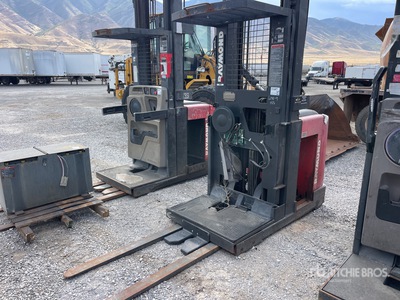 Raymond EASI-OPC30TT 3000 lb Poste de conduite élevable (Inoperable)
