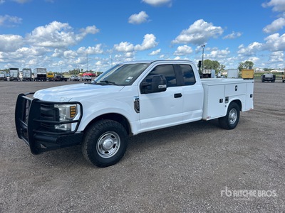 2019 Ford F-250 4x2 Extended Cab Utility Truck