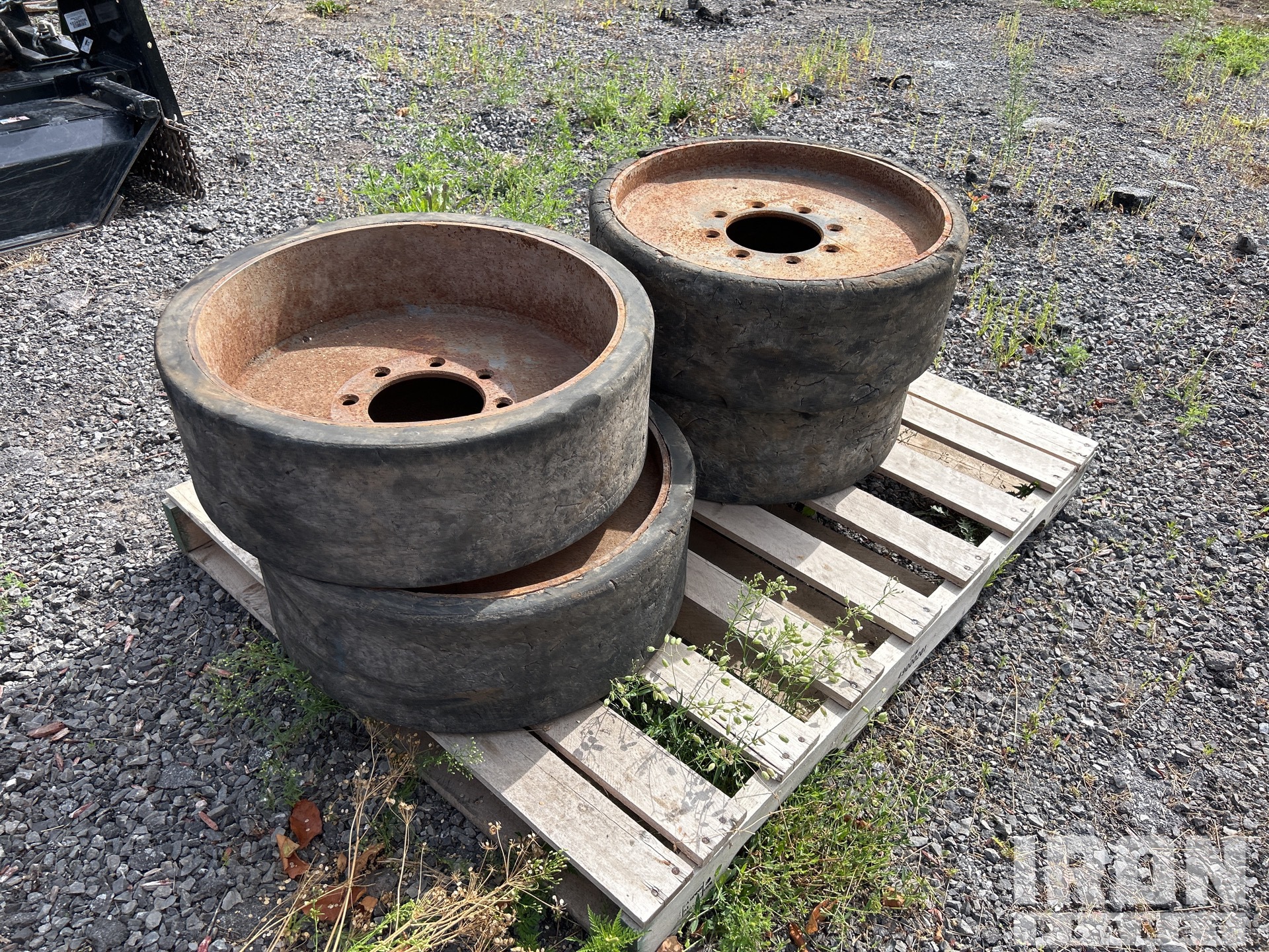 Quantity of (4) Bobcat Tire Opony