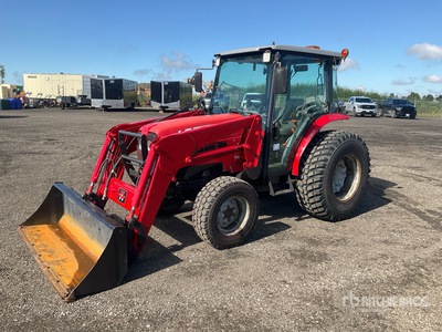 Massey Ferguson 1547 4WD Tracteur agricole utilitaire