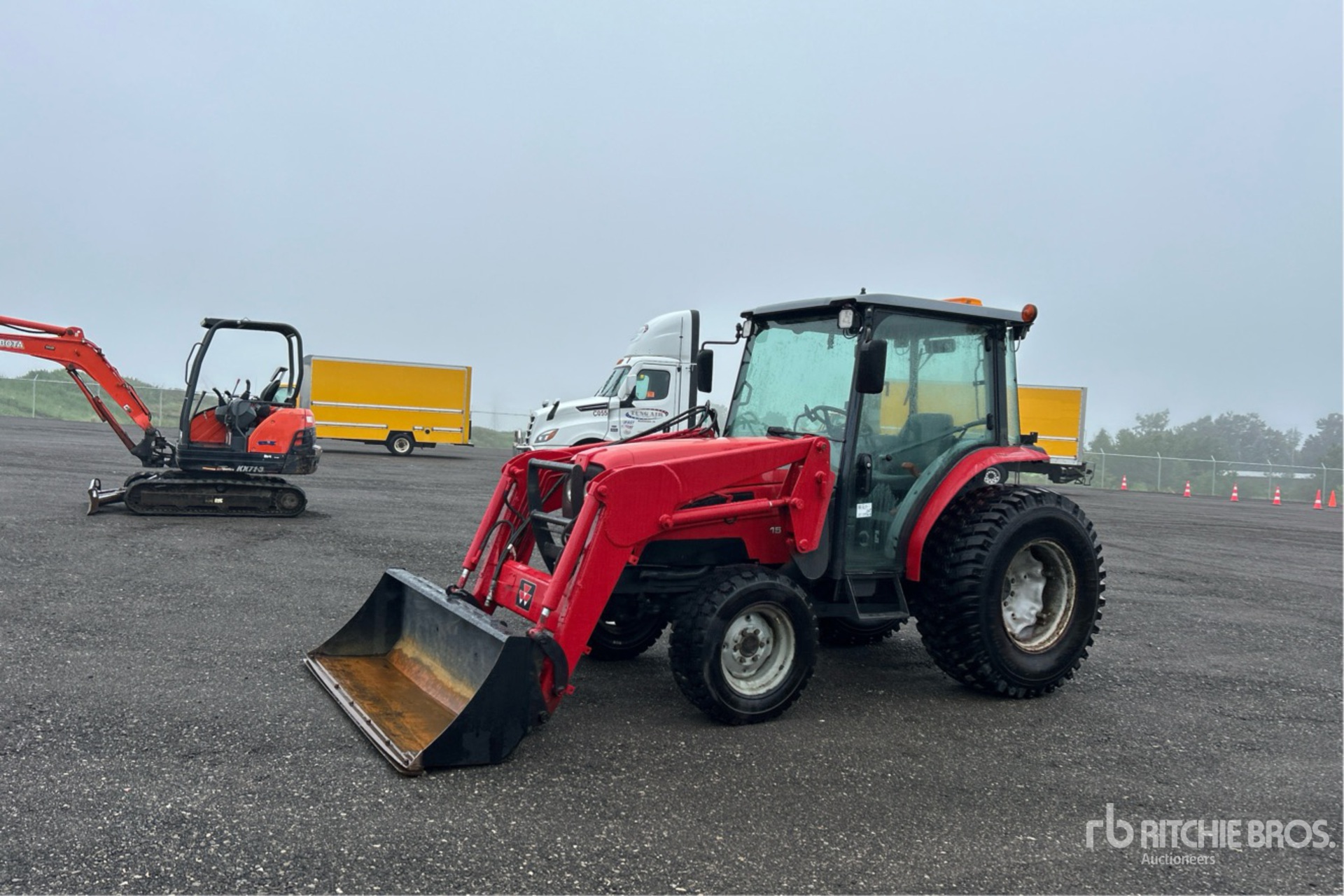 Massey Ferguson 1547 Utility Tractor
