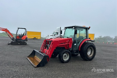 Massey Ferguson 1547 Utility Tractor