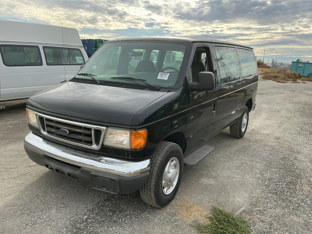 2004 Ford Econoline E-350 Super Duty Cargo Van
