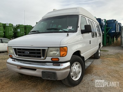 2003 Ford Econoline E-350 Super Duty Passenger Van
