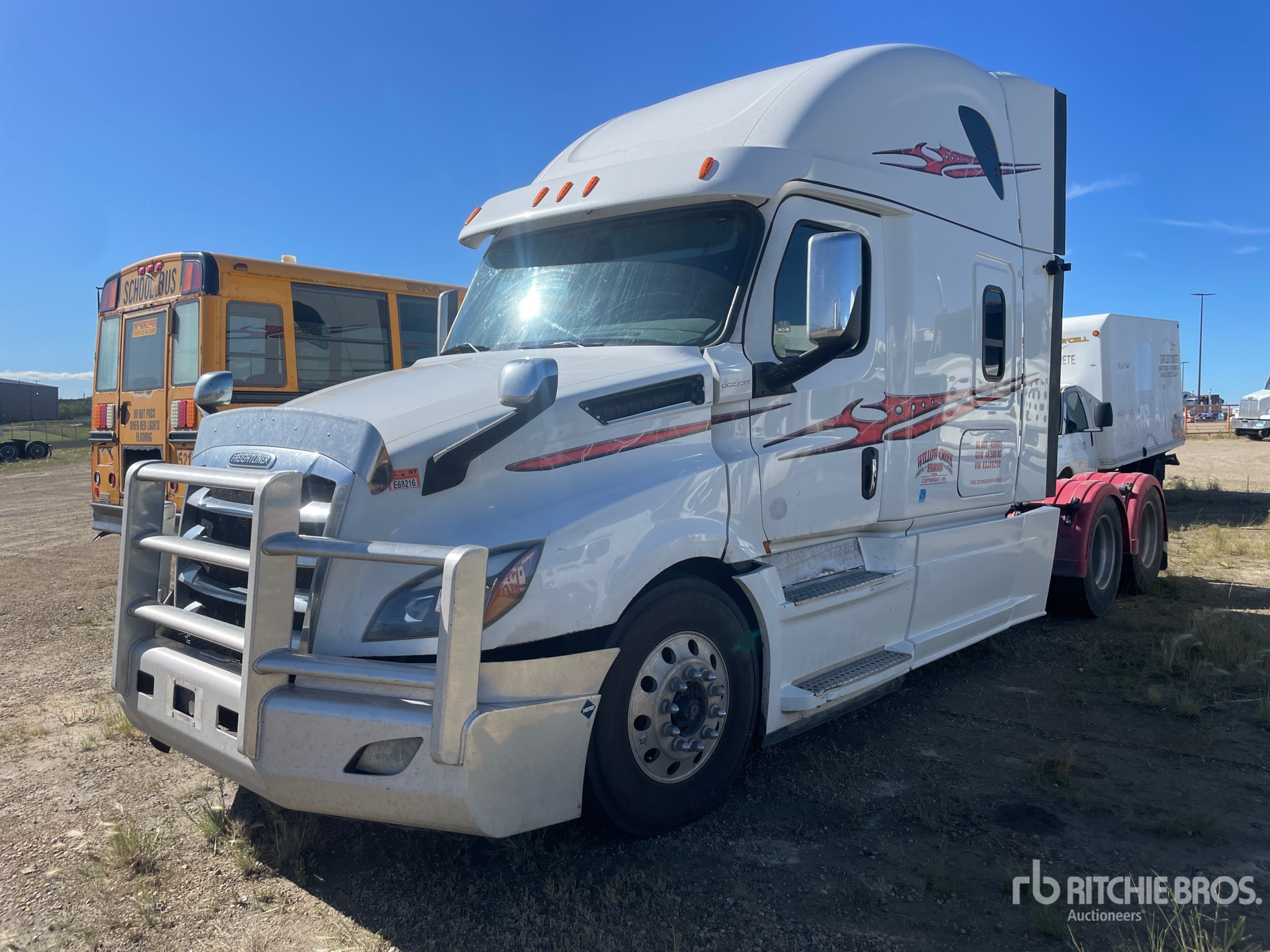 2019 Freightliner Cascadia 126 6x4 T/A Sleeper Truck Tractor (Inoperable)