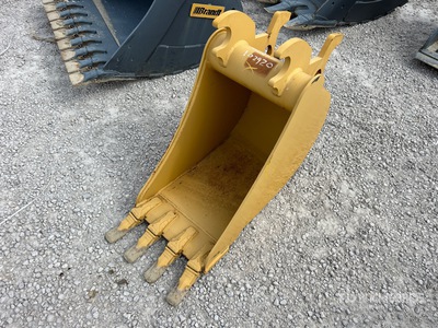 1026201-01800-B4 18 in 6.40 cyd Digging Łyżka do koparki - Fits John Deere 50G