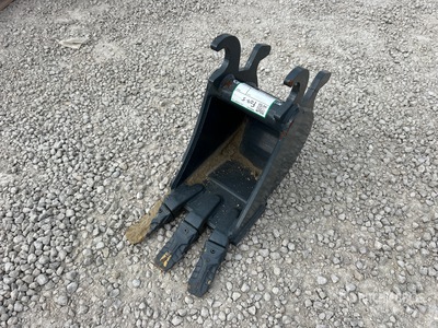 Brandt 10224C1-01000-B3 9 in 0.60 cyd Digging Cazo para excavadora - Fits John Deere 17G
