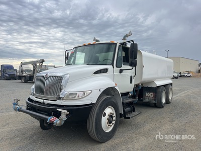 2012 International 4000 gal 4x2 Camion cisterna de agua