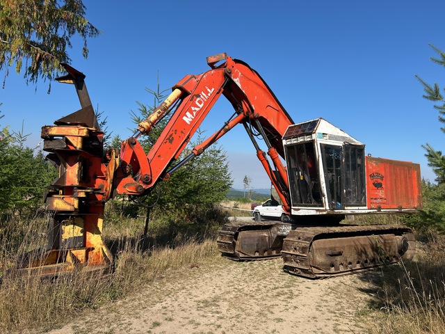 2002 Madill 3200B Track Feller Buncher 2002 Madill 3200B Track Feller Buncher