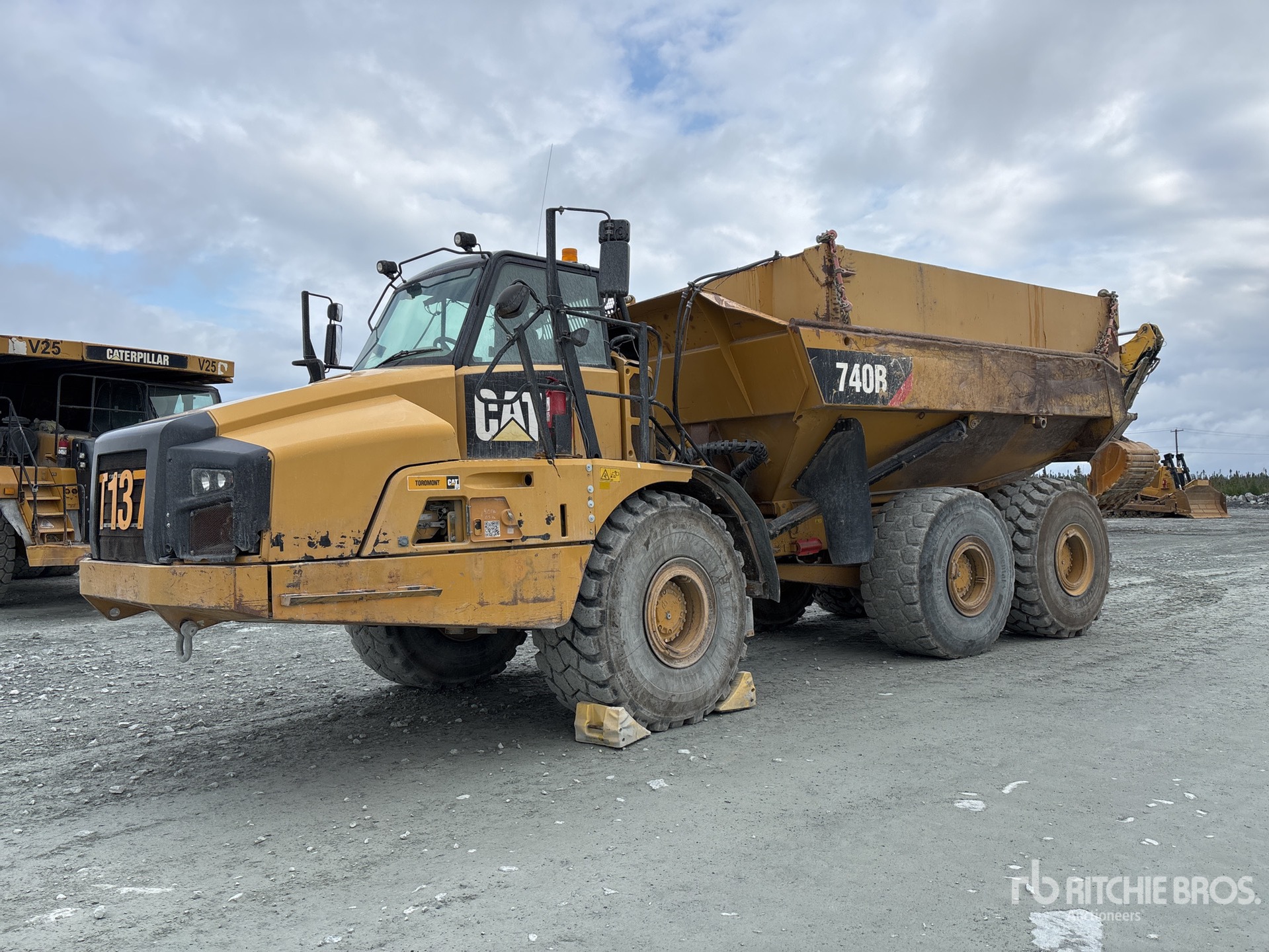2015 Cat 740B Articulated Dump Truck