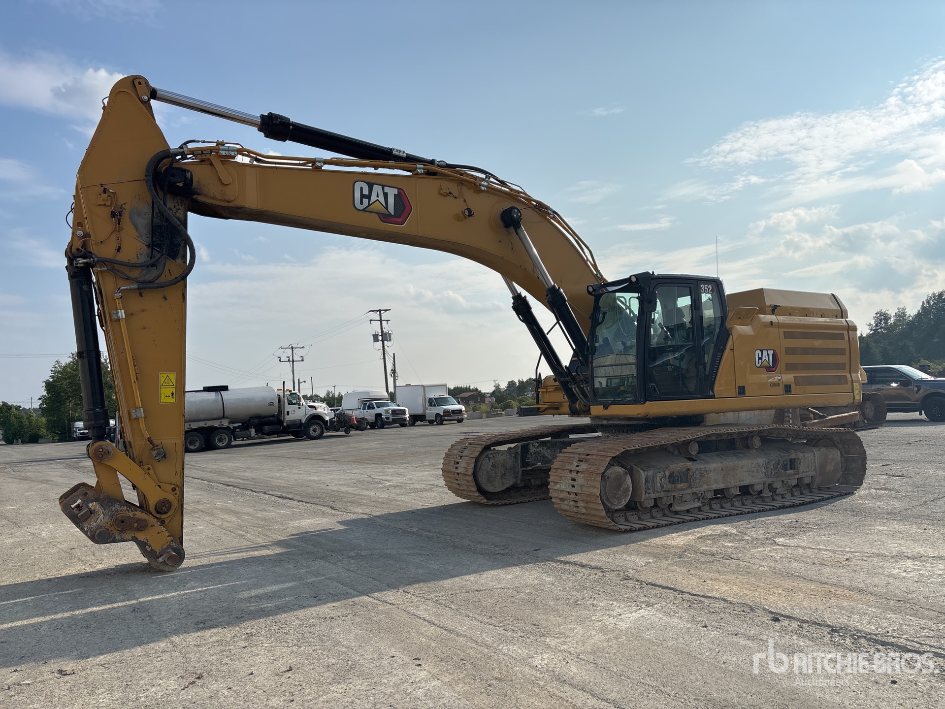 2023 Cat 352 Kettenbagger