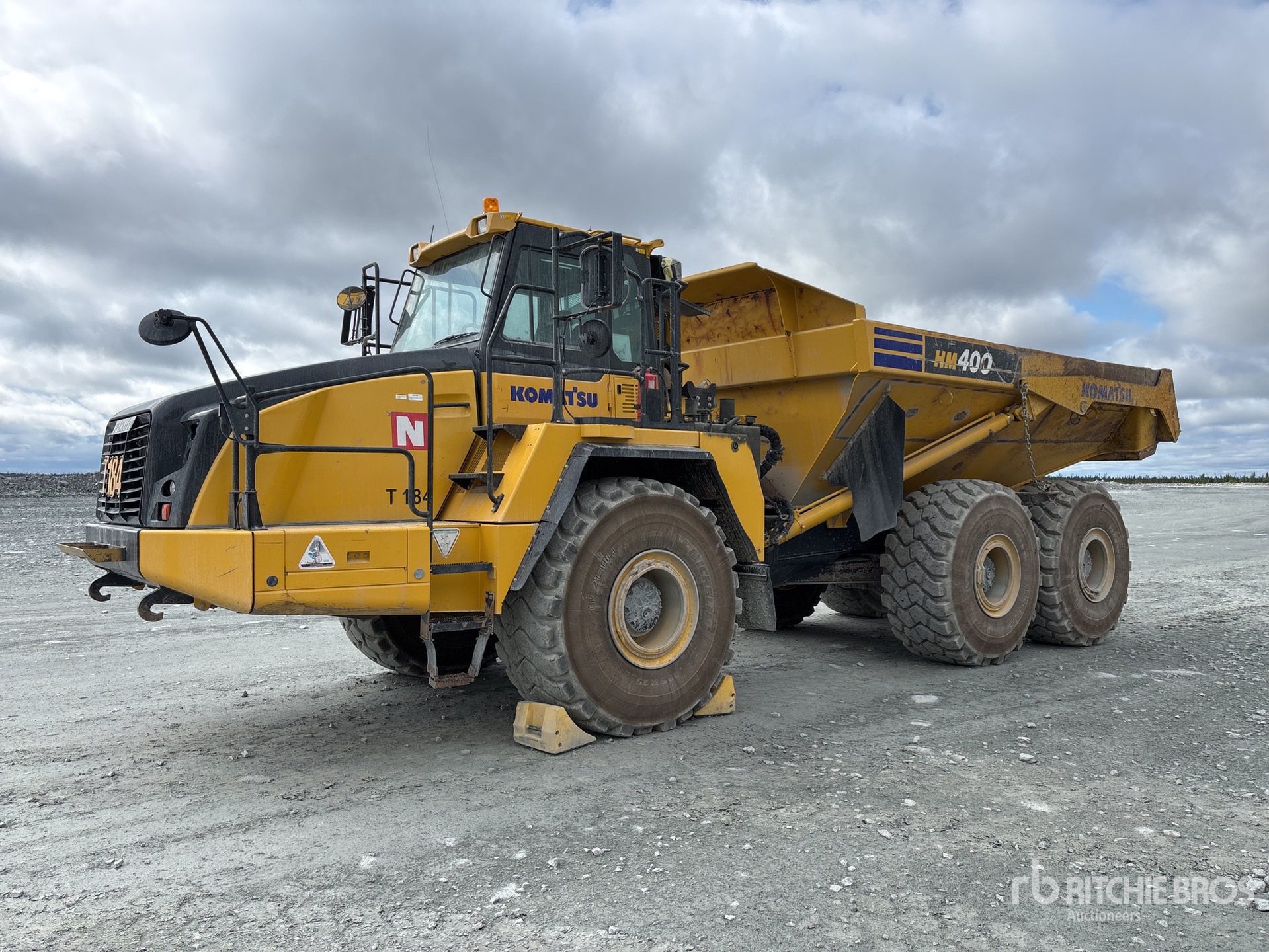 2023 Komatsu HM400-5 Knickgelenkter Muldenkipper