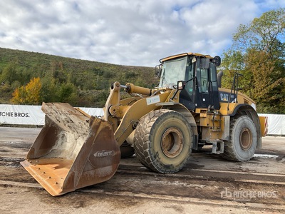 2010 Cat 966H Pala gommata