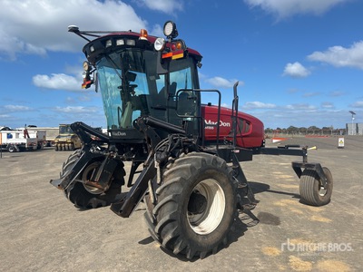 2012 MacDon M155 Andaineuse