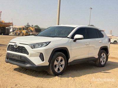 2019 Toyota RAV4 4WD SUV