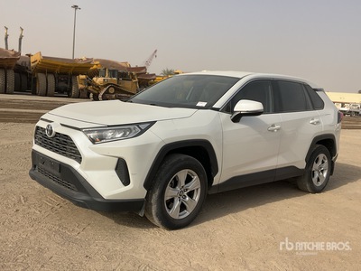 2019 Toyota RAV4 4WD SUV