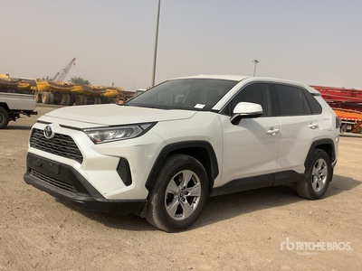 2019 Toyota RAV4 4WD SUV