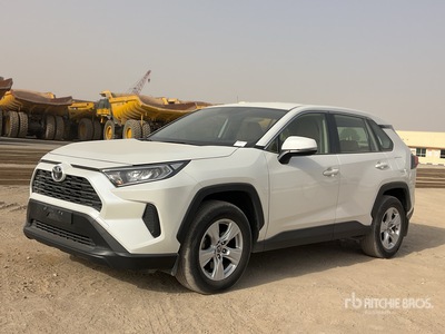 2019 Toyota RAV4 4WD SUV