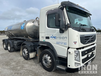 2014 Volvo FM13 10900 L 8x4 Twin-Steer Camion cisterna de agua