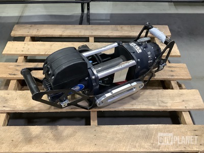 Superwinch Winch w/Winch Cradle Hitch Mount