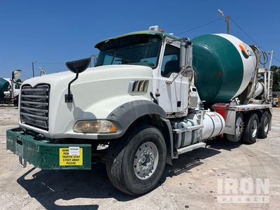 2015 Mack GU813 8x4 Camion malaxeur