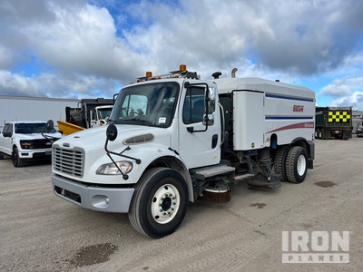 2013 Elgin Whirlwind MV on 2014 Freightliner M2 106 Camion barredora