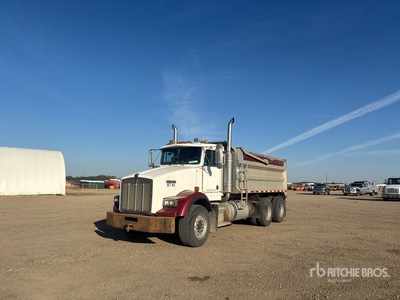 2002 Kenworth T800 6x4 T/A Dump Truck