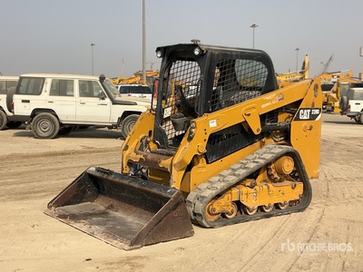 2018 Cat 239D Compacte Schranklader