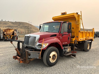 2005 International 7500 4x2 Streufahrzeug